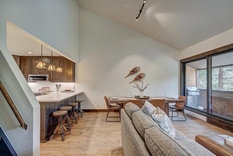 Kitchen or kitchenette, Living room, Dining area