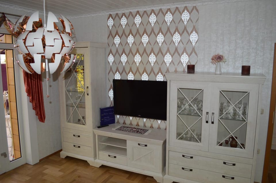 Communal lounge/ TV room, TV and multimedia