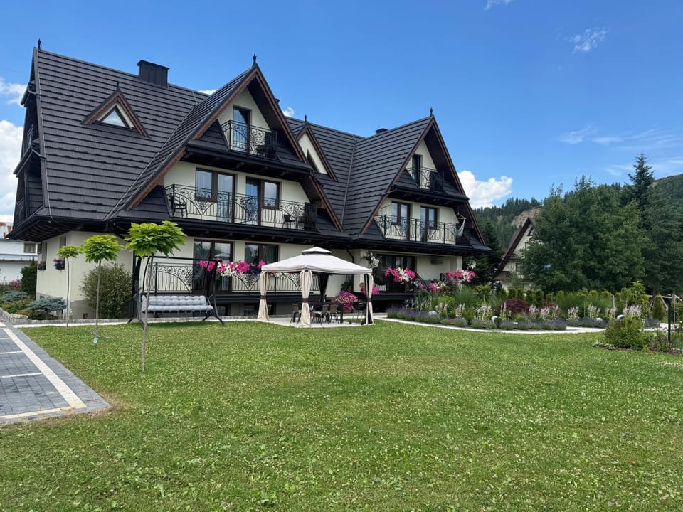 Property building, Garden