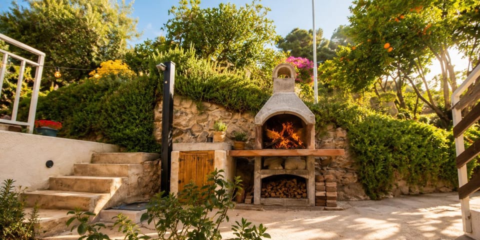 Spring, Day, BBQ facilities, Garden, Garden view