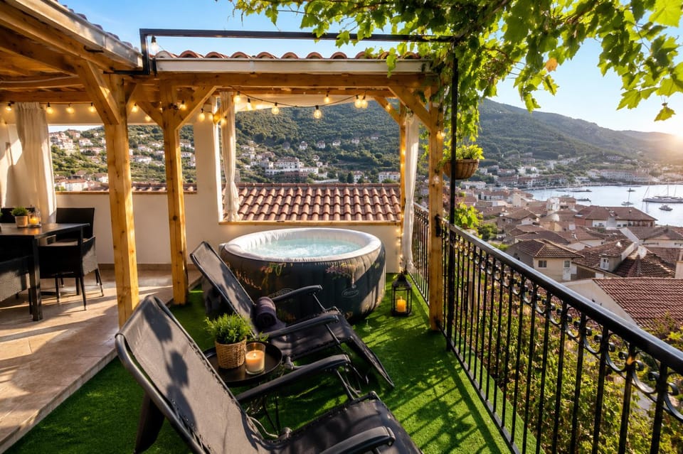 Day, Natural landscape, View (from property/room), Balcony/Terrace, Seating area, Mountain view