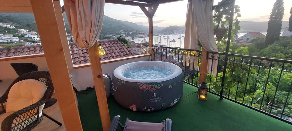 Day, Hot Tub, View (from property/room), Balcony/Terrace, Balcony/Terrace, Spa and wellness centre/facilities
