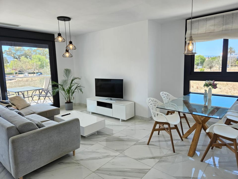 TV and multimedia, Living room, Dining area