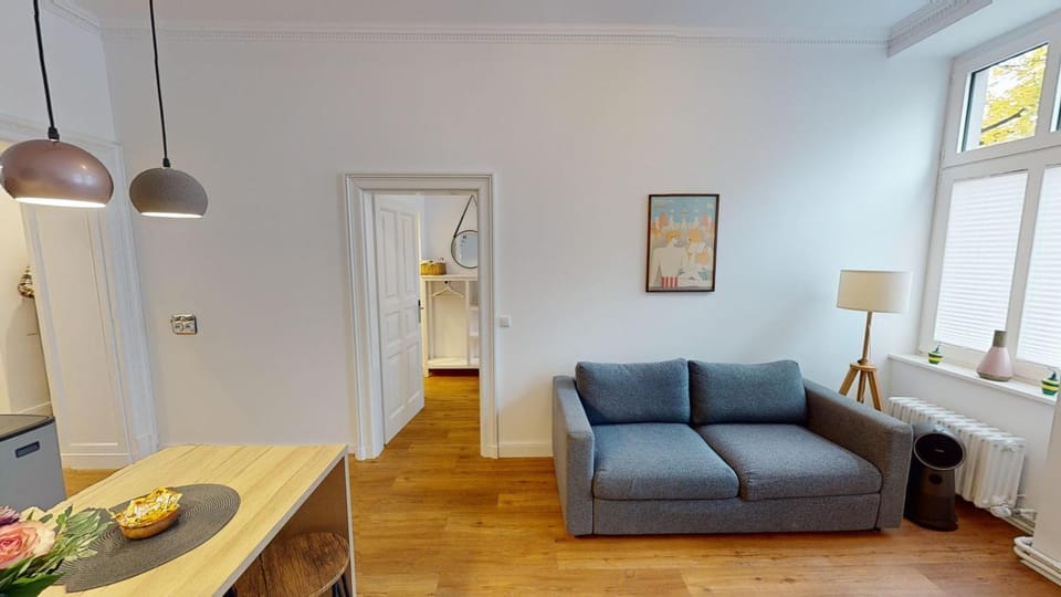 Bed, Living room, Photo of the whole room, Seating area, Dining area, Bedroom