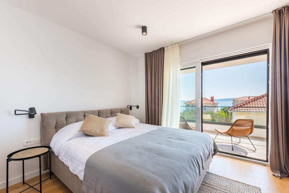 Bed, Balcony/Terrace, Photo of the whole room, Bedroom, Sea view