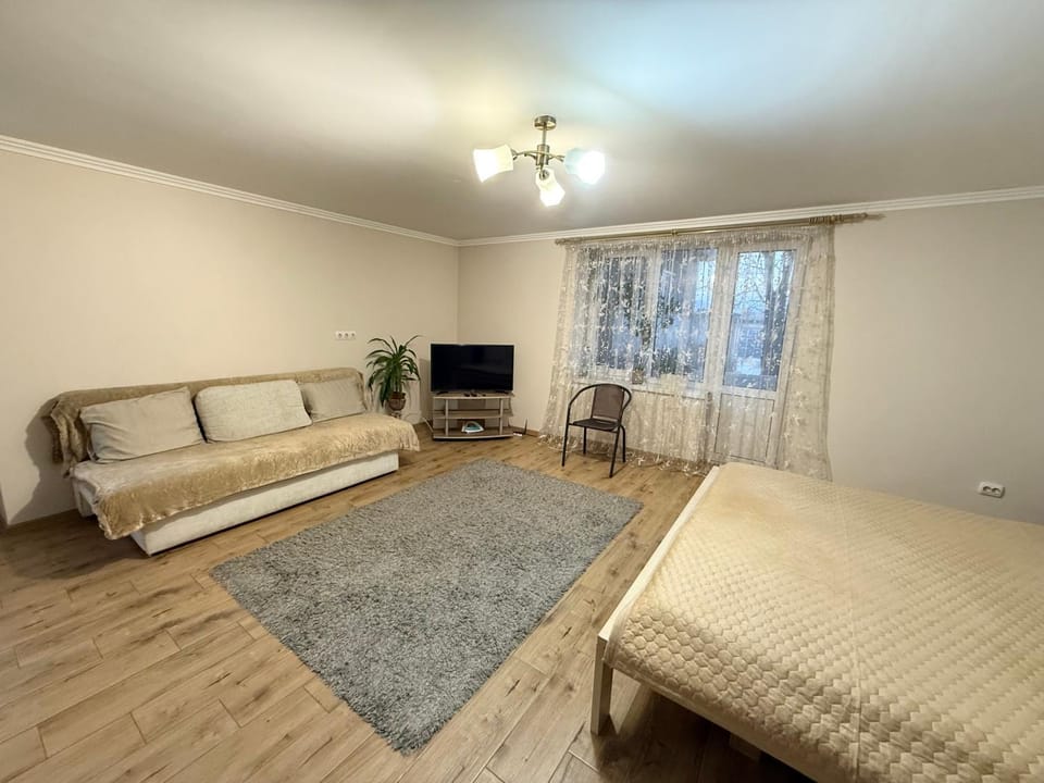 Світла чиста квартира біля термалів Apartment in Ukraine