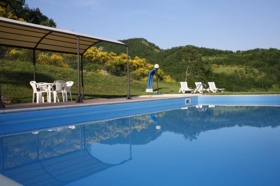 Property building, Swimming pool, Swimming pool