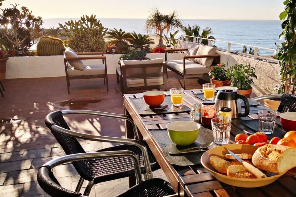 View (from property/room), Balcony/Terrace, Seating area, Food, Sea view, Breakfast, Buffet breakfast