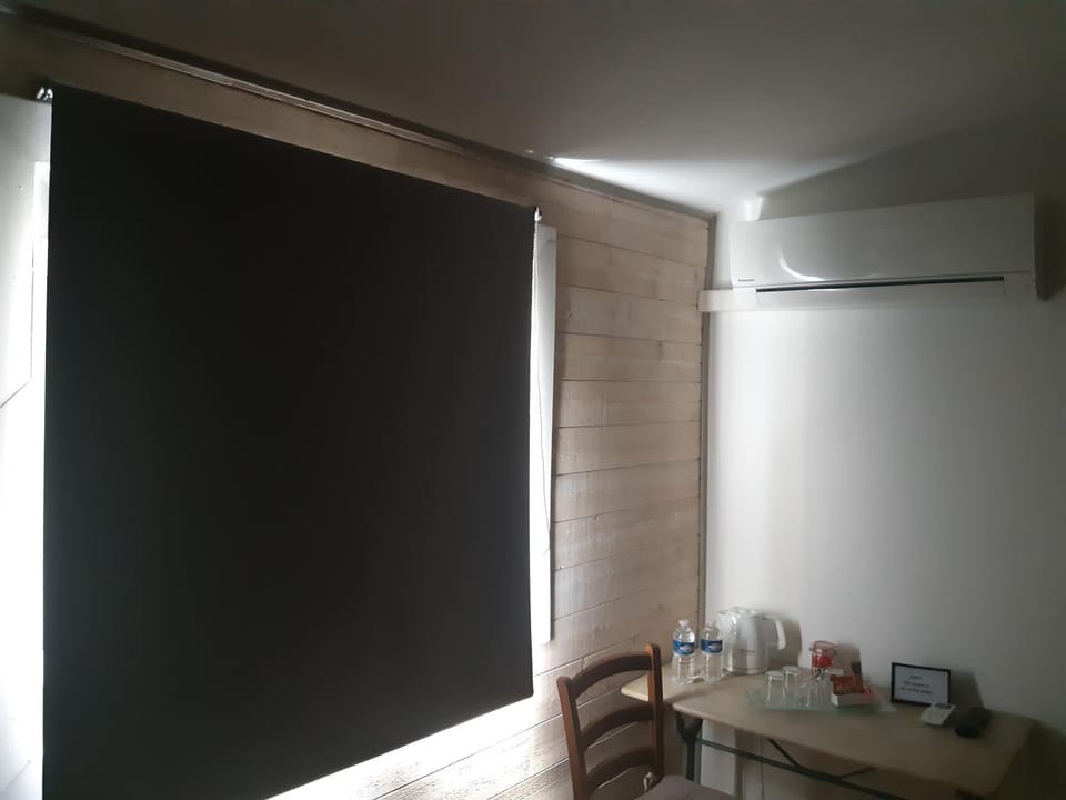 Coffee/tea facilities, Photo of the whole room, Decorative detail, Bedroom, Non alcoholic drinks