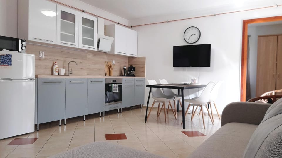 TV and multimedia, Kitchen or kitchenette, Dining area