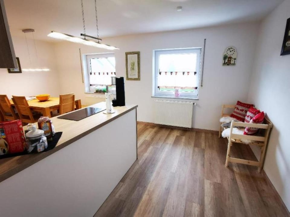 Kitchen or kitchenette, Seating area, Dining area