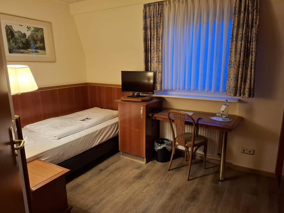 Bed, TV and multimedia