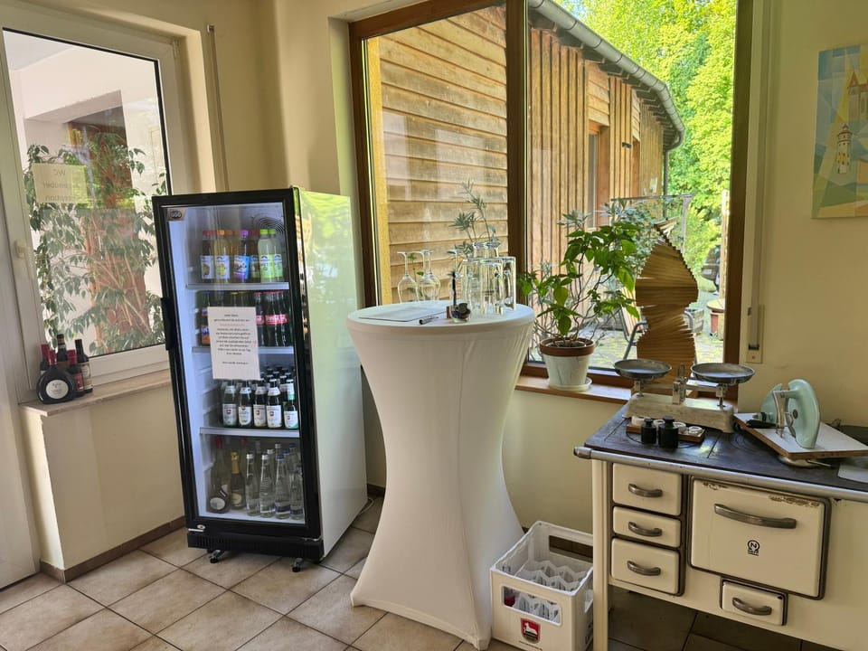 Facade/entrance, Drinks, Internal: Not applicable to any particular room