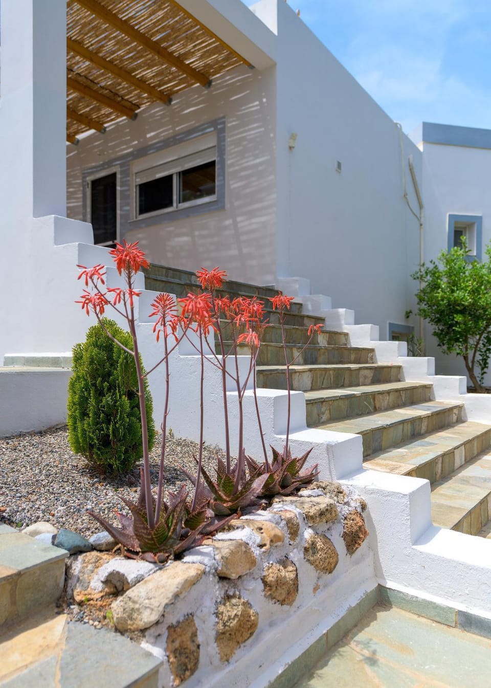 Facade/entrance