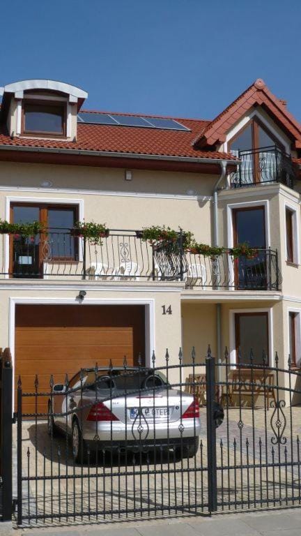 Property building, Balcony/Terrace