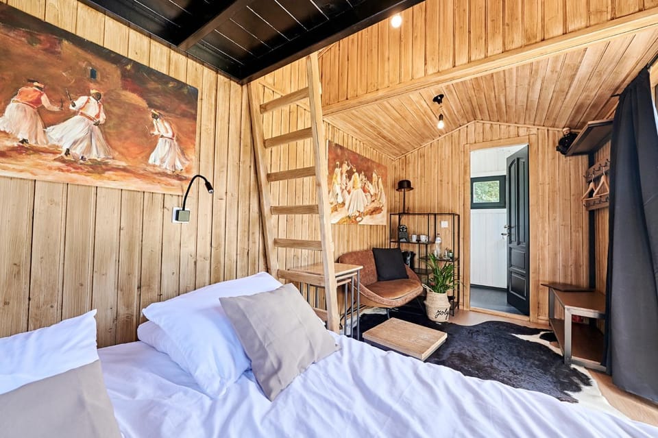 Joly Tiny House Bed and Breakfast in Flanders