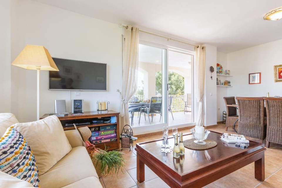 Communal lounge/ TV room, Living room