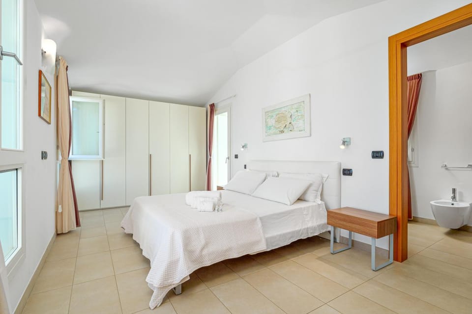 Bathroom, Living room