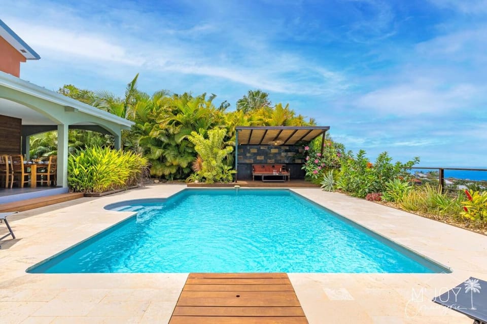 VILLA EDEN - swimming pool and amazing ocean view Villa in Saint-Leu