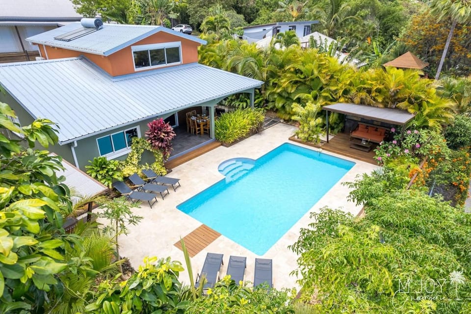 VILLA EDEN - swimming pool and amazing ocean view Villa in Saint-Leu
