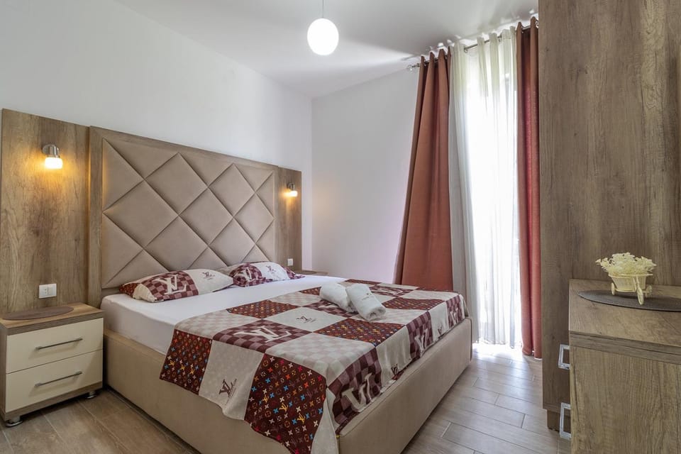 Bedroom, wardrobe