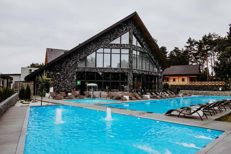 Activities, Area and facilities, Swimming pool, Swimming pool, Entertainment