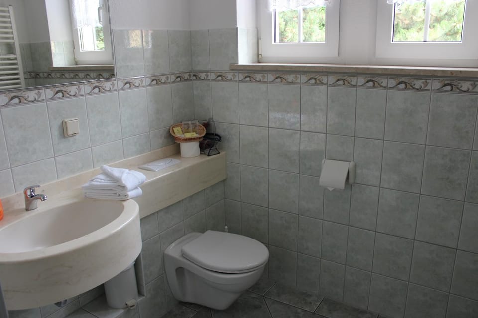 Toilet, Bathroom