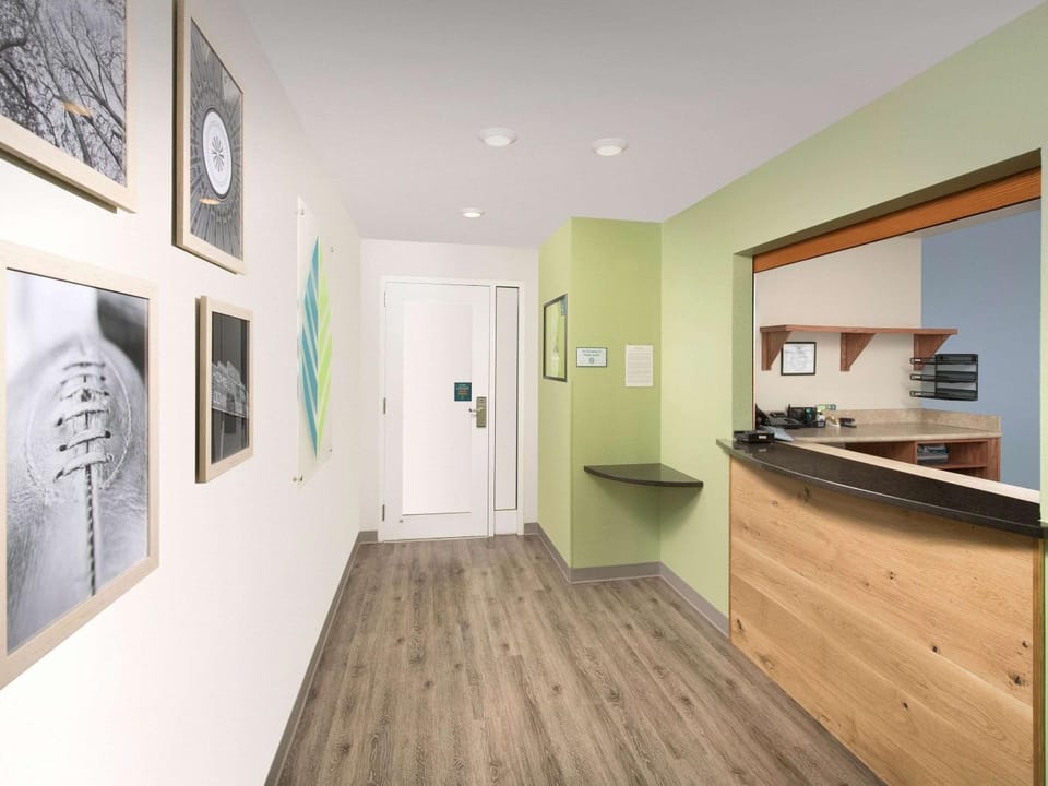 Lobby or reception, On site
