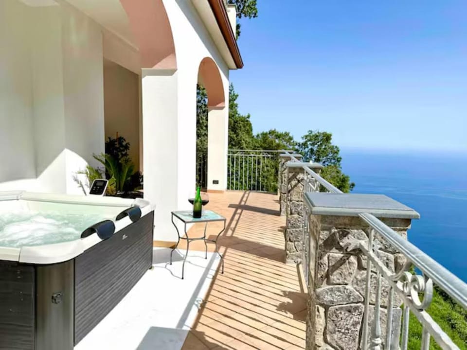 Natural landscape, View (from property/room), Balcony/Terrace, Sea view