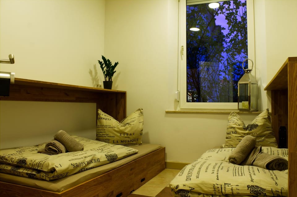 Bed, Photo of the whole room, Decorative detail, Bedroom, City view, Sunset
