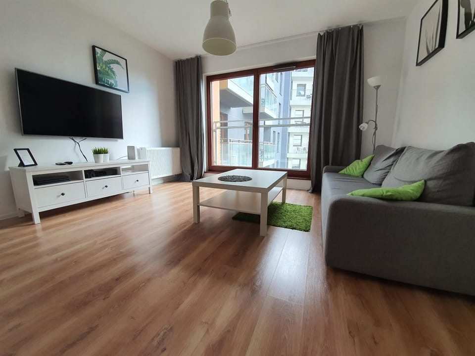 Photo of the whole room, Garden view, River view