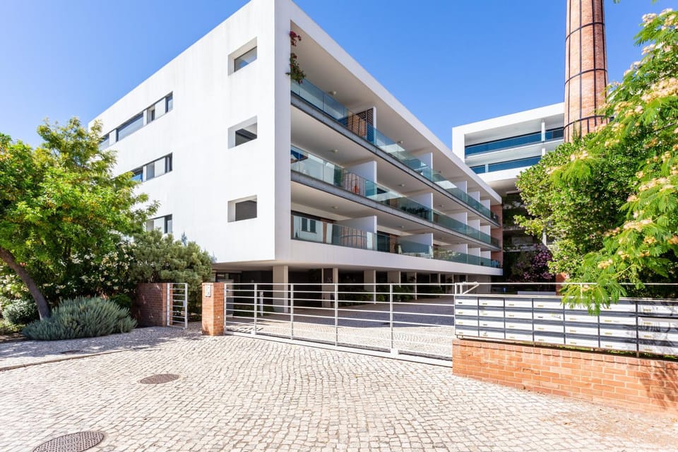 Property building, Facade/entrance
