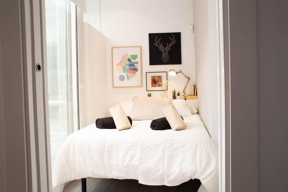 Bed, Photo of the whole room, Bedroom