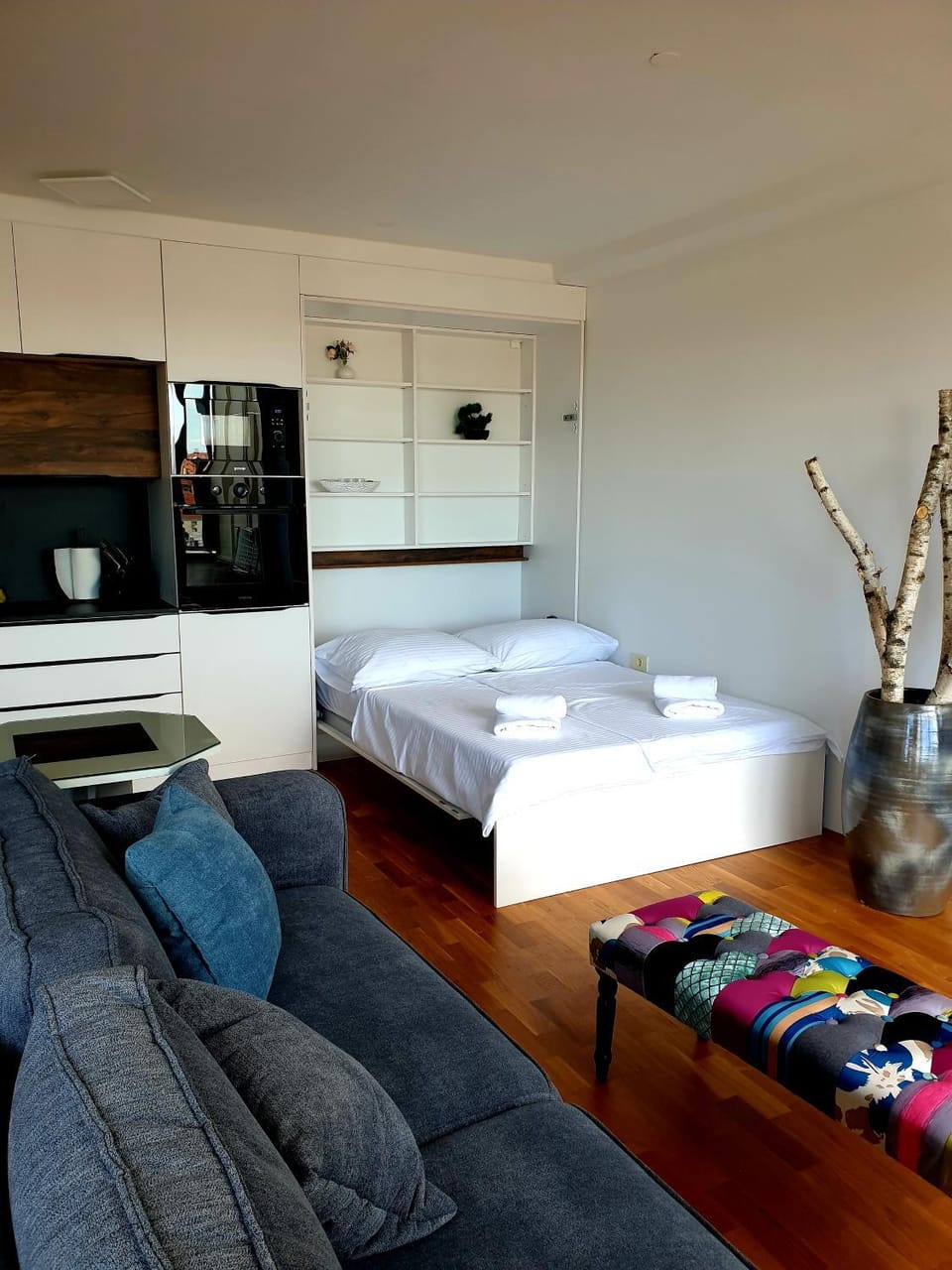 Bed, Living room