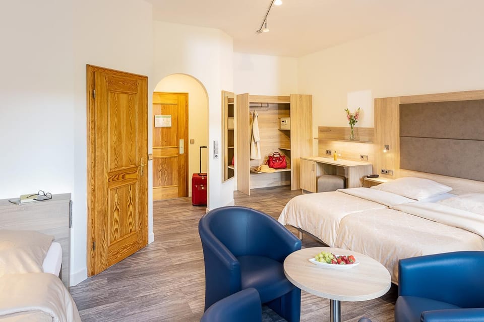 Photo of the whole room, Bedroom, hair dresser