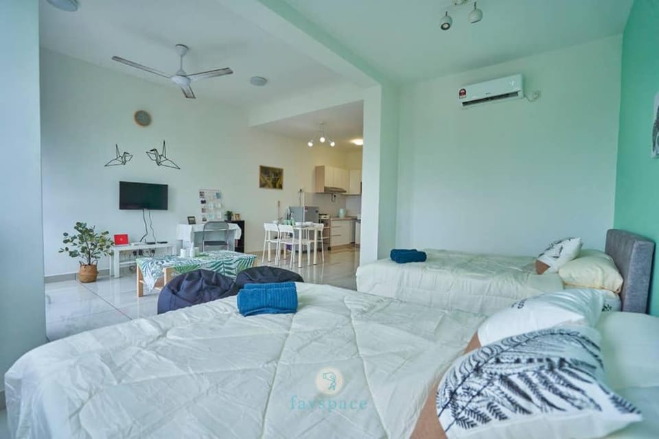 Studio with Pool - 4 Pax - FREE Netflix - Semenyih Apartment in Negeri Sembilan, Malaysia