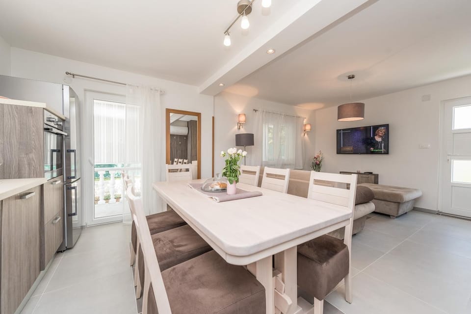VILLA FAMILY SUKOŠAN, ZADAR House in Šibenik-Knin County, Croatia