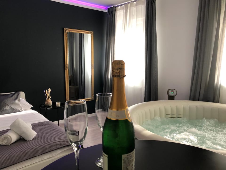 Apartment Zagreb Jacuzzi Apartment in City of Zagreb