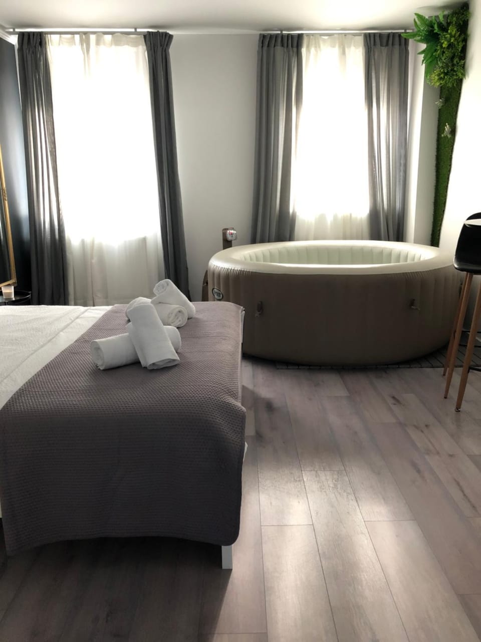 Apartment Zagreb Jacuzzi Apartment in City of Zagreb