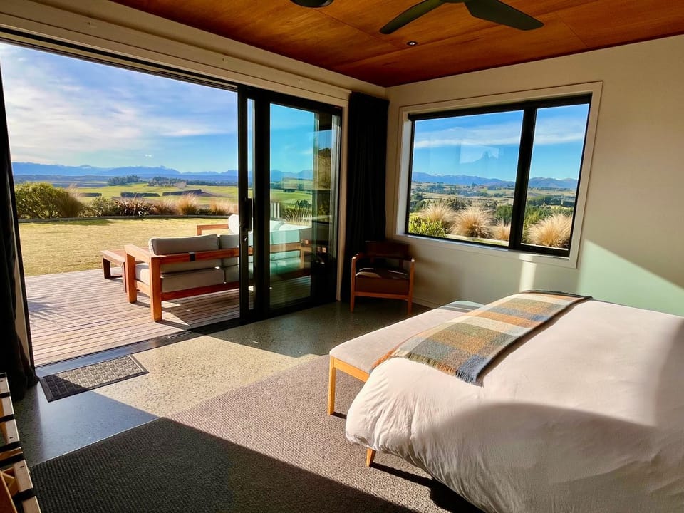 Bed, Day, Natural landscape, View (from property/room), Balcony/Terrace, Seating area, Bedroom, Mountain view