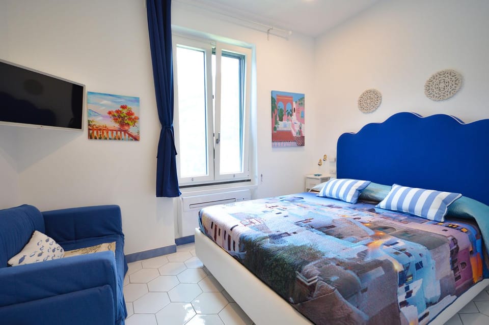 Bed, Photo of the whole room, Bedroom, Sea view