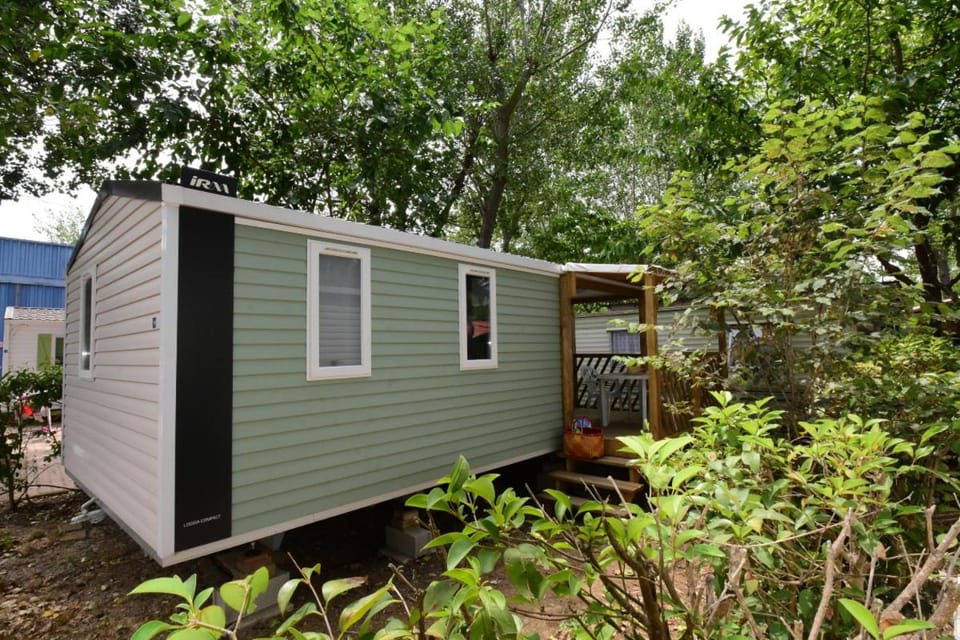 Camping Les Salisses - Maeva Campground/ 
RV Resort in Vias