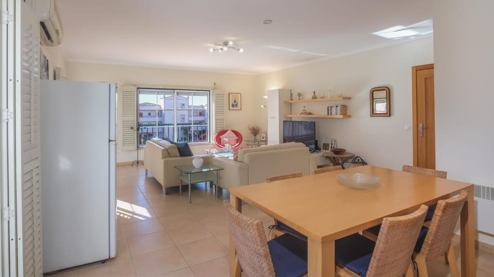 Luz casas-St James 215, 3 bedrooms,wi fi, air con,shared pool Apartment in Luz