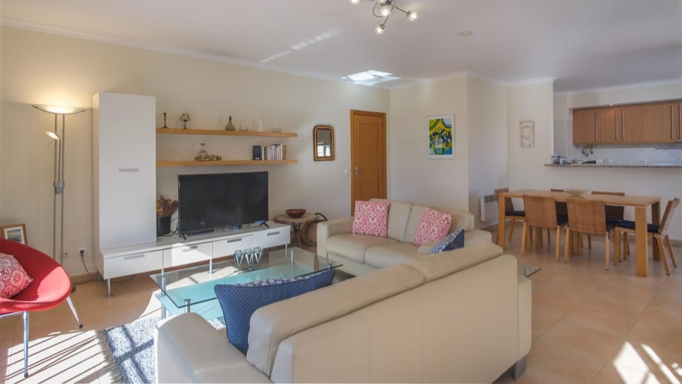 Luz casas-St James 215, 3 bedrooms,wi fi, air con,shared pool Apartment in Luz