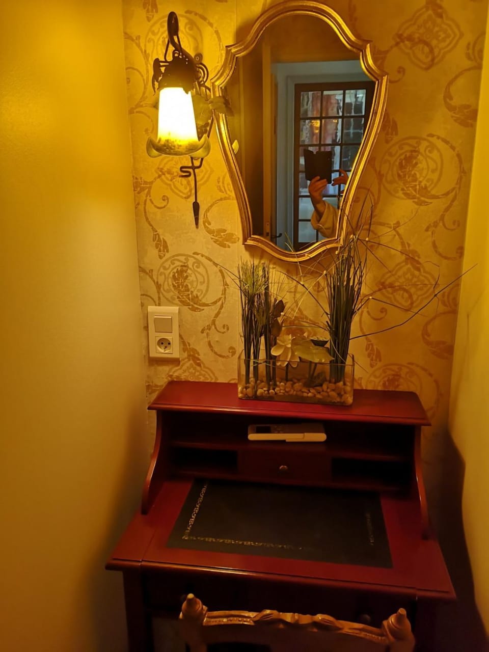 Seating area, Bedroom