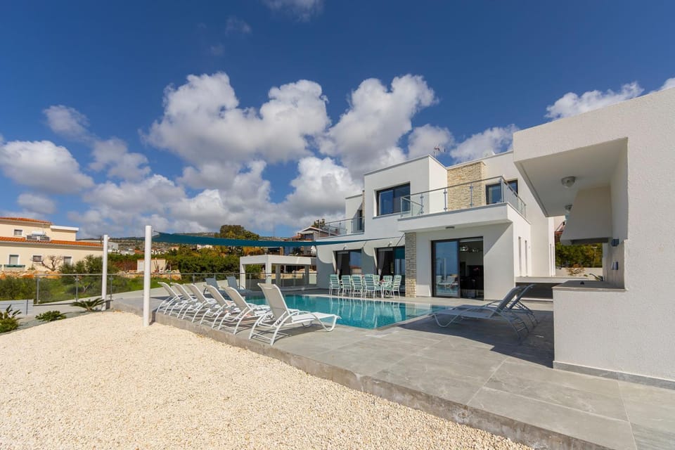 Property building, Swimming pool, Swimming pool