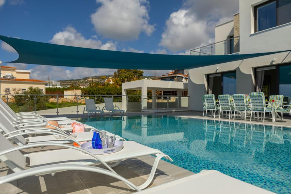 Swimming pool, Swimming pool