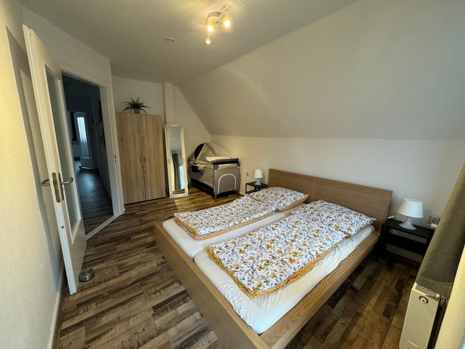 Bed, Bedroom, cot