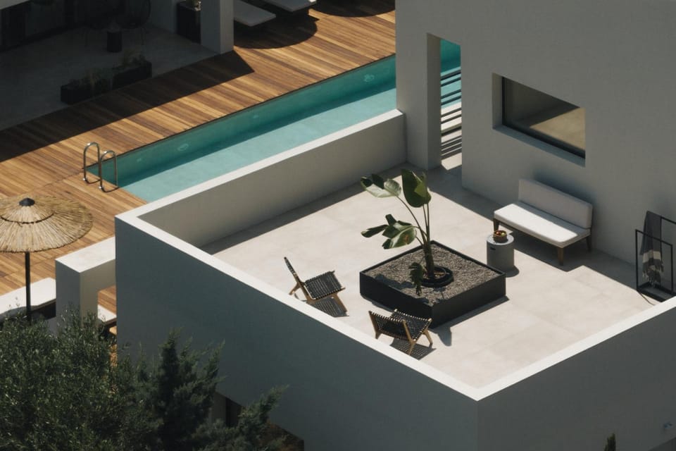 Property building, Patio, Balcony/Terrace, Garden view, Pool view, Swimming pool
