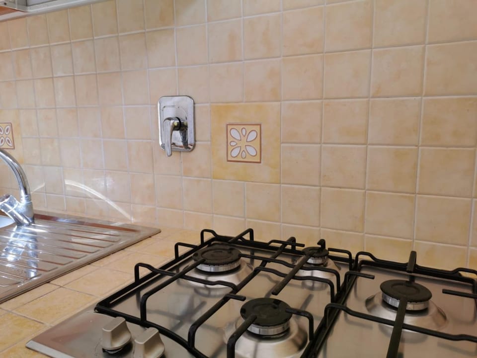 ANFORA Giallo Apartment in Canneto